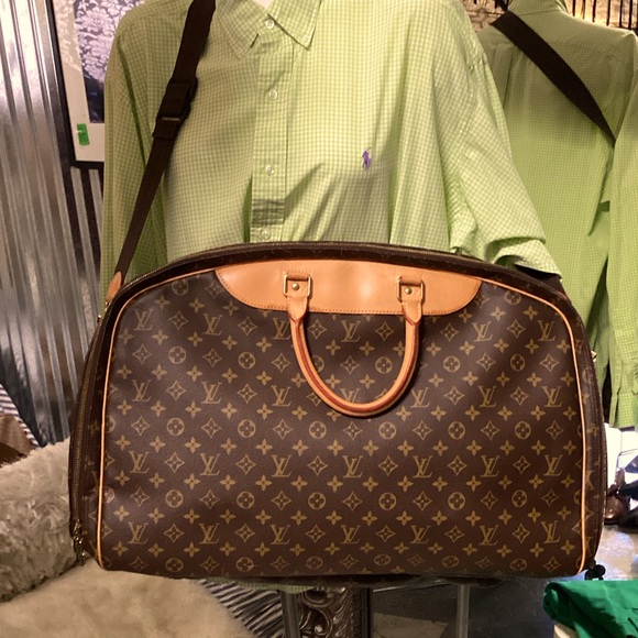 Loui Vuitton authentic. Travel luggage. - Picture 1 of 14